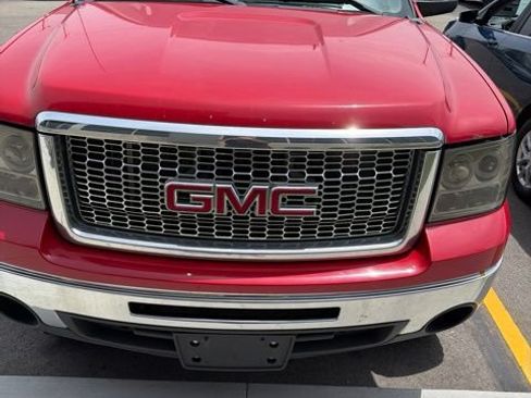 Used 2011 GMC Sierra 1500 SLE AWD/4WD image 2
