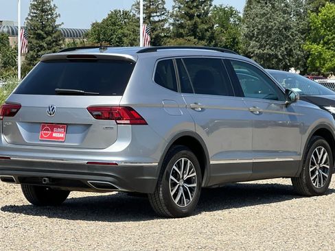 Used 2020 Volkswagen Tiguan SE AWD/4WD image 3