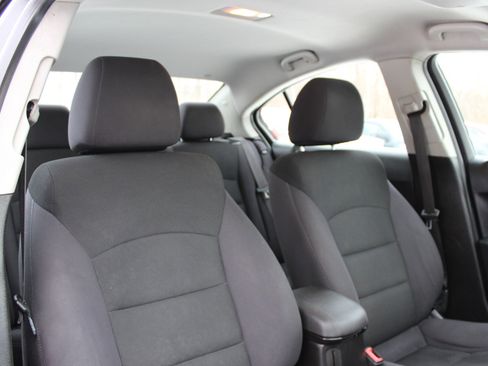 Used 2014 Chevrolet Cruze LT image 33