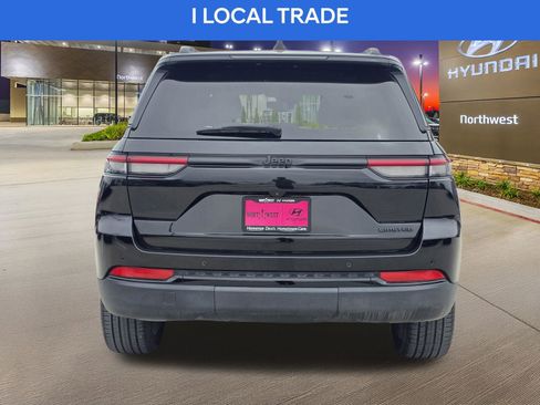 Used 2024 Jeep Grand Cherokee Limited w/ Black Appearance Package RWD image 6