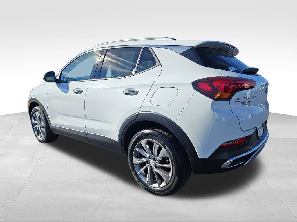 Used 2021 Buick Encore GX Essence w/ Experience Buick Package AWD/4WD image 3