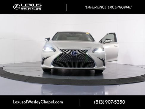 Used 2020 Lexus ES 300h w/ Premium Package FWD image 25