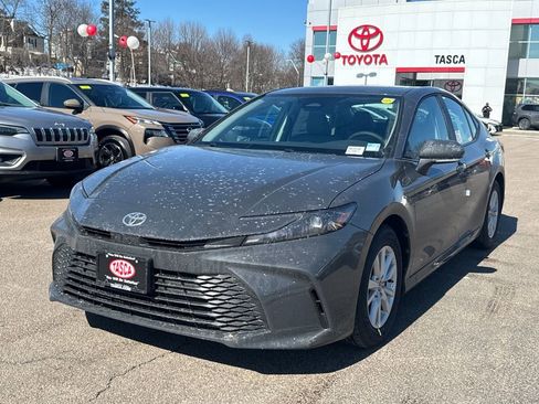 New 2026 Toyota Camry Hybrid image 3