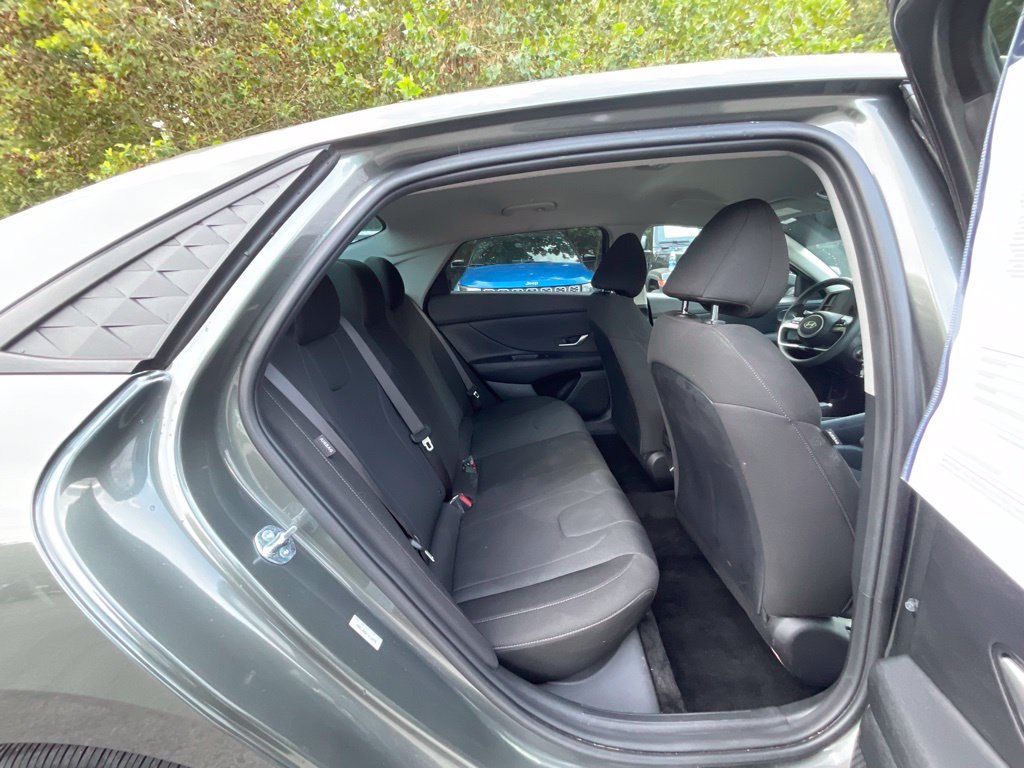 Used 2026 Hyundai Elantra SE w/ Cargo Package FWD image 24