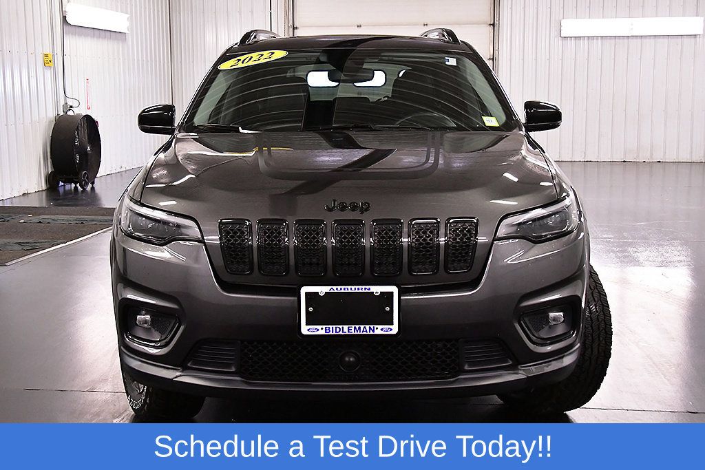 Used 2022 Jeep Cherokee Latitude AWD/4WD image 2