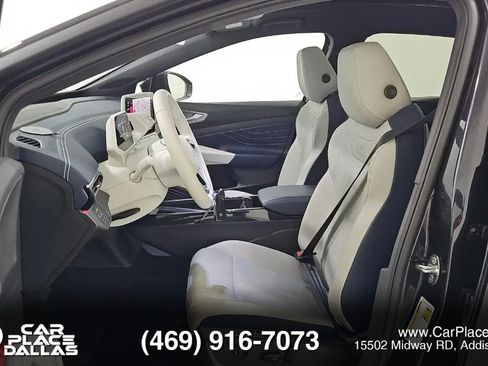Used 2023 Volkswagen ID.4 Pro S AWD/4WD image 8