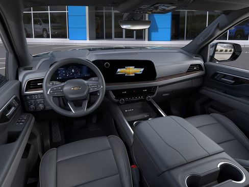 New 2026 Chevrolet Suburban Premier image 13