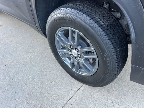 Used 2025 GMC Acadia Elevation image 10