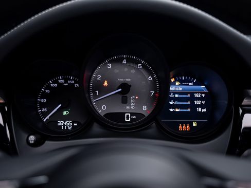 Used 2022 Porsche Macan S image 45