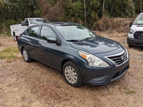 Used 2017 Nissan Versa S image 2