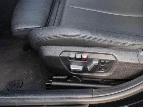 Used 2018 BMW 330i xDrive Sedan w/ Convenience Package image 15