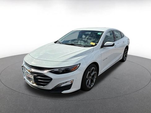 Used 2024 Chevrolet Malibu LT image 3