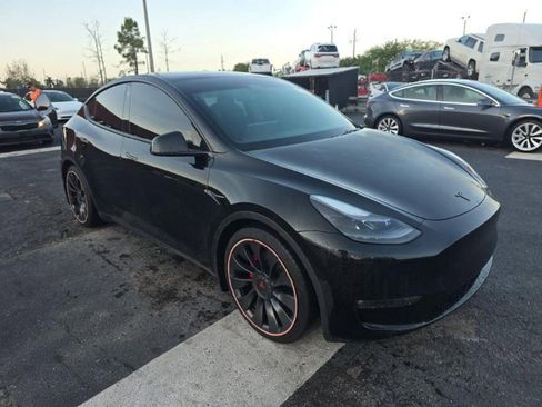 Used 2022 Tesla Model Y Performance image 3
