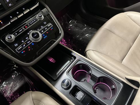 Used 2020 Lincoln Corsair Reserve w/ Equipment Group 201A image 26