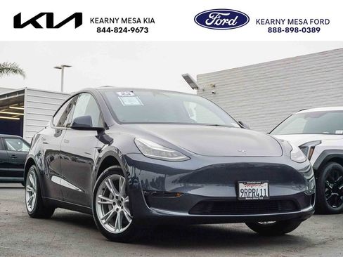 Used 2023 Tesla Model Y Long Range AWD/4WD image 1