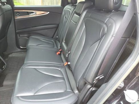 Used 2019 Lincoln Nautilus Select FWD image 6