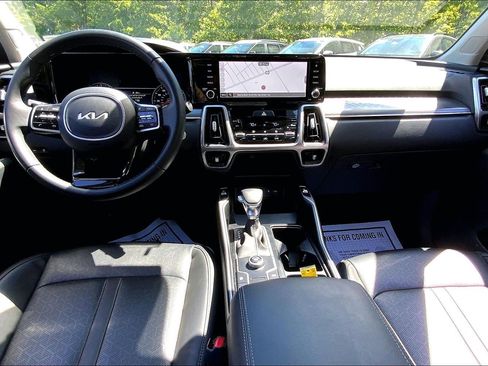 Used 2023 Kia Sorento S w/ Panoramic Sunroof Package FWD image 17