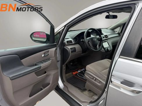 Used 2016 Honda Odyssey SE image 10