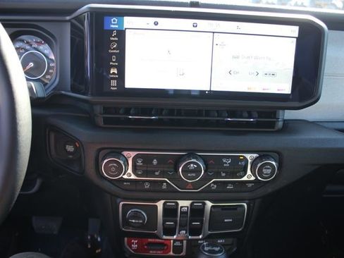 Used 2024 Jeep Wrangler Willys image 4