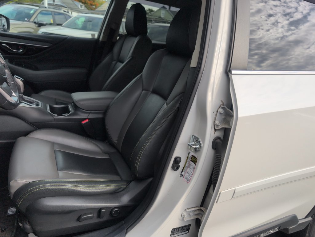Used 2022 Subaru Outback Onyx Edition XT AWD/4WD image 14