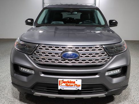 Used 2022 Ford Explorer Limited w/ Equipment Group 301A RWD image 4