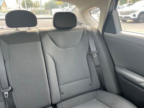 Used 2025 Kia K4 LXS image 38