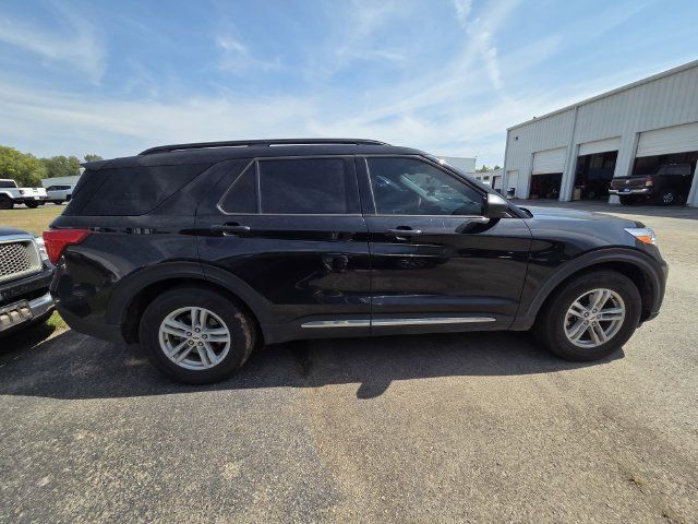 Used 2024 Ford Explorer XLT RWD image 8