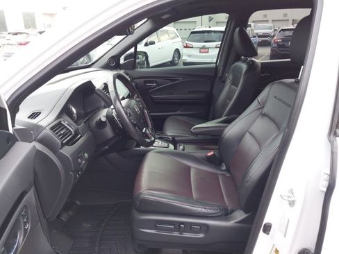 Used 2022 Honda Ridgeline Black Edition image 9