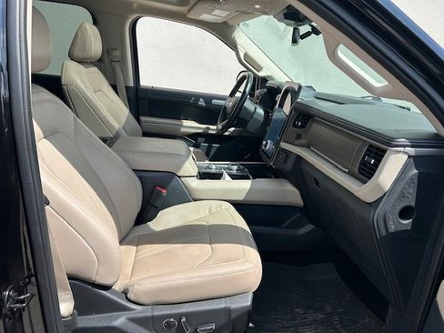 Used 2023 Ford Expedition Max Limited image 16