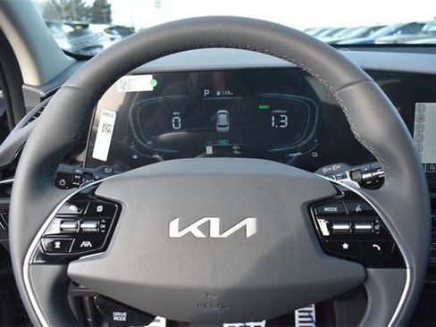 New 2025 Kia Niro EX Touring image 27