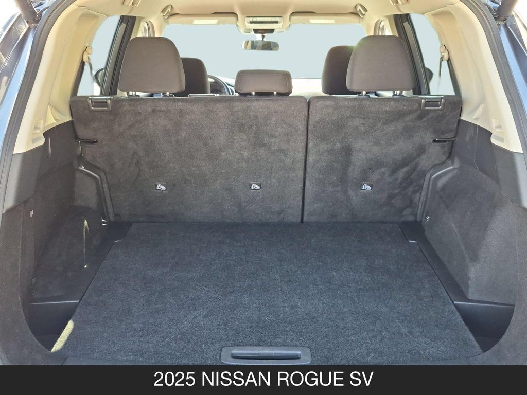 Used 2025 Nissan Rogue SV AWD/4WD image 23