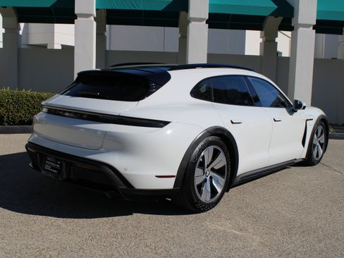 Certified 2023 Porsche Taycan 4S image 7