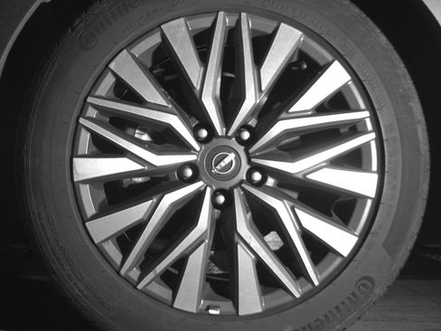 Used 2025 Nissan Altima 2.5 SV image 12