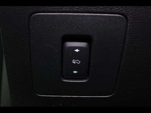 Used 2016 Ford F150 Platinum w/ Equipment Group 701A Luxury AWD/4WD image 27