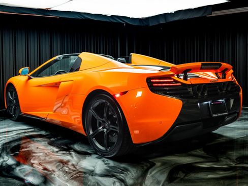 Used 2015 McLaren 650S Spider RWD image 10