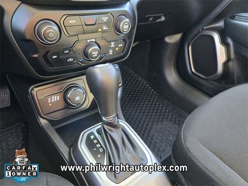 Used 2022 Jeep Renegade Latitude w/ Sun/Sound Group image 25