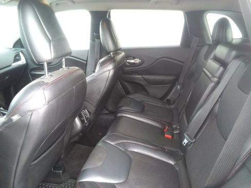 Used 2016 Jeep Cherokee Trailhawk w/ Cold Weather Group image 9