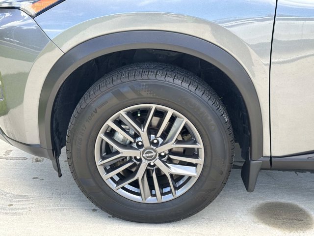 Used 2023 Nissan Rogue S AWD/4WD image 4