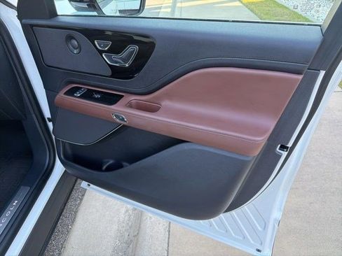 Used 2025 Lincoln Aviator Reserve w/ Illumination Package RWD image 27