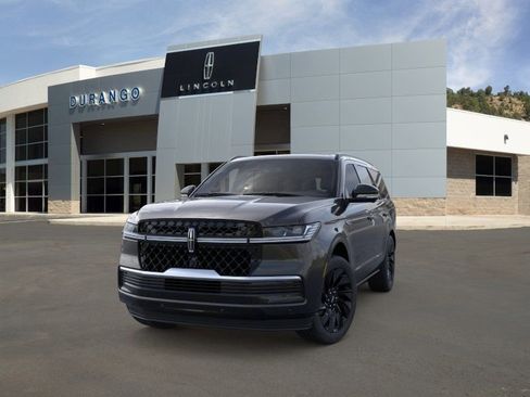 New 2026 Lincoln Navigator Reserve w/ Jet Appearance Package AWD/4WD image 2
