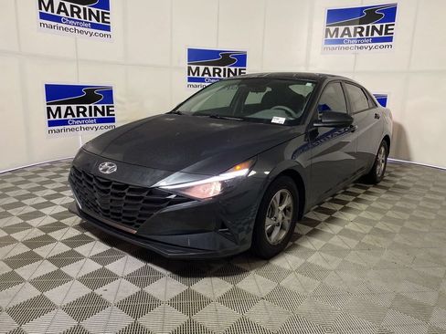 Used 2023 Hyundai Elantra SE w/ Cargo Package FWD image 14