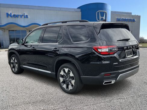 New 2026 Honda Pilot Touring image 3