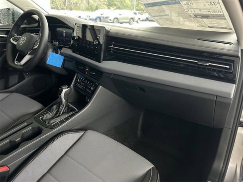 New 2026 Volkswagen Jetta SE image 32