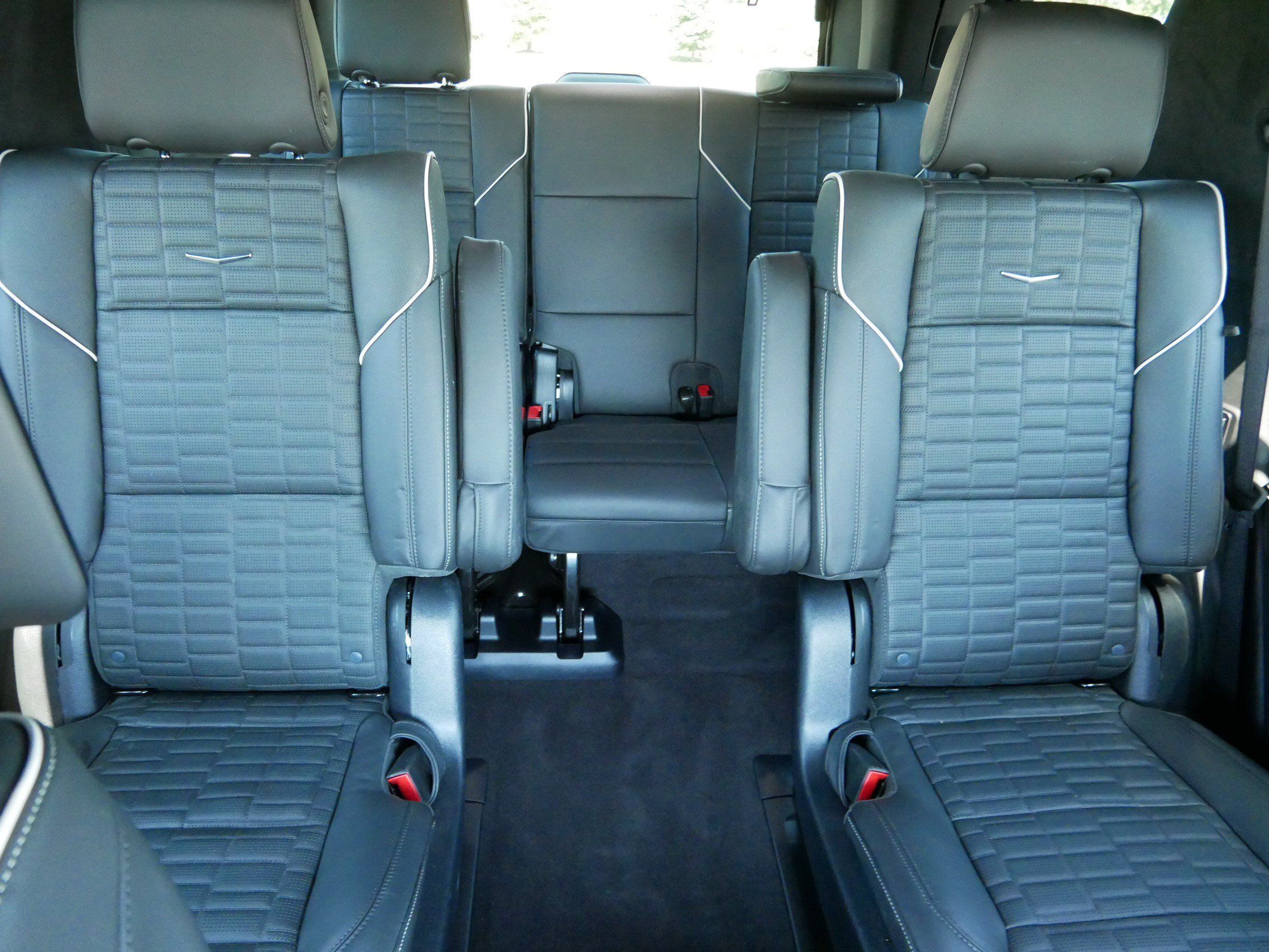 Certified 2025 Cadillac Escalade Sport Platinum w/ LPO, ONYX Package AWD/4WD image 12