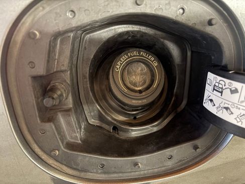 Used 2023 Nissan Rogue SV image 13