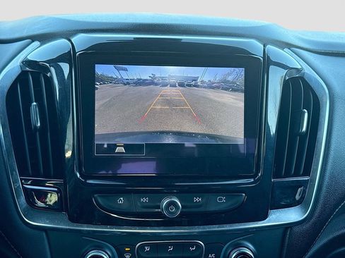 Used 2023 Chevrolet Traverse LT AWD/4WD image 13