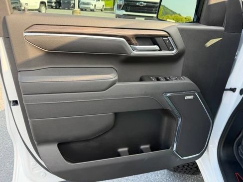 Certified 2026 Chevrolet Silverado 1500 RST AWD/4WD image 29