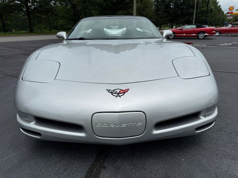 Used 2002 Chevrolet Corvette Convertible w/ Preferred Equipment Group2 RWD image 5