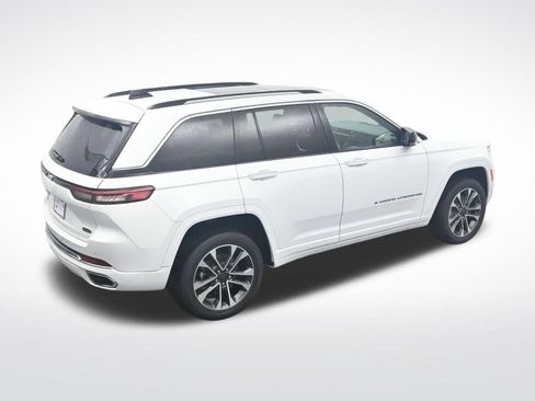 Used 2023 Jeep Grand Cherokee Overland AWD/4WD image 34