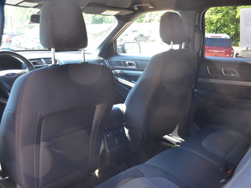 Used 2018 Ford Explorer XLT w/ Equipment Group 201A AWD/4WD image 39